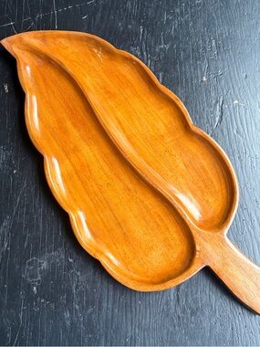 Vintage Wood Leaf divided serving tray 18”